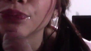 A sweet teen gives blowjob