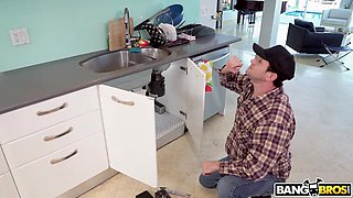 Victoria Cakes Fucks The Plumber