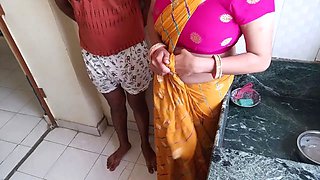 Kamwali Bai ki Naughty married Ladki ko chuda kitchen me desi hindi audio sex