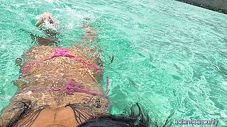 Beauty of Her Ass Makes Horny Every Dick-gangster