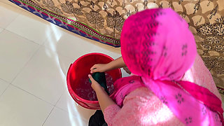 Big Pussy BBW Big Ass & Huge Boobs Hot Egypt Stepmom Washing Dress & Gets Horny!