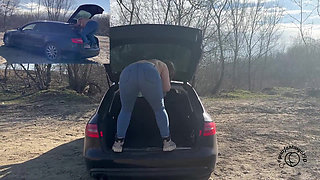 Car Quake: Bouncing Beauty in Motion