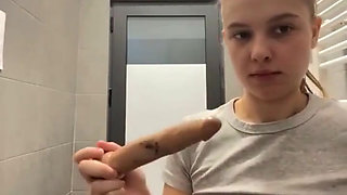 Public Blowjob with a Lot of Saliva