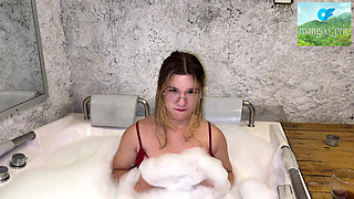 BLONDE BUTT fucks in a Jacuzzi of a glamping in the form of payment for the invitation