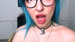 She Dares to Ride Dildo Before Boyfriend Arrives