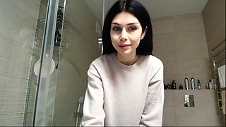Brunette Solo Webcam Masturbation