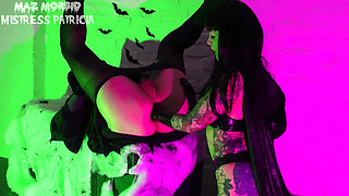 Grim Gaper Pegging and Fisting with Mistress Patricia Maz Morbid