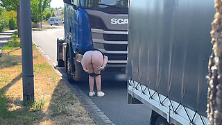 Public: Hot Masturbation Show for the Truck Driver
