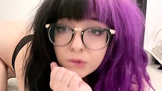 Hot amateur webcam teen masturbates for their fans