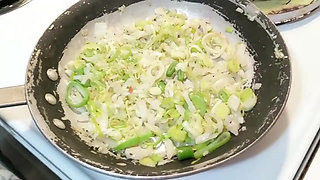 Cum Cooked 3 Leek Chili with Oil Handjob