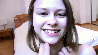 Amateur teen girlfriend homemade handjob with cumshot