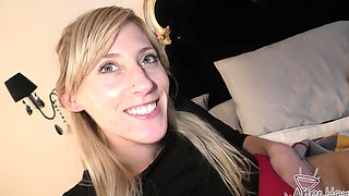 Blondie's bedroom adventure: Teen toy play with a buzzing vibe