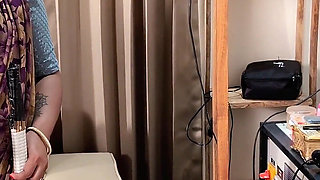 Horny Oldman and Young Indian Maid Had Full Nude Sex Indian Porn Videos