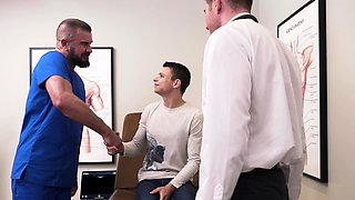 Doctor tells nurse to fuck twink