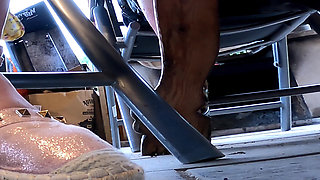 Outdoor big ass lesbian leg show