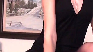 Skinny American MILF Meredith Johnson Fingers Her Hairy Pussy
