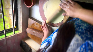 Sass ko jabardast Choda - Indian Desi Hot Mother_in_law Cooking without pajama & open big ass With juicy Pussy, just then st