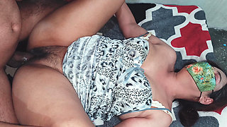 First Indian Desi Bhabhi's Water Came Out, Her Water Came Out on Her Pussy, Hot Aunty XXX Sex