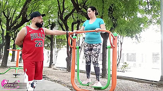 My sexy and hot neighbor is in the park and when I see her there she proposes that I fuck her and I accept - Porno en Espa&ntilde;ol