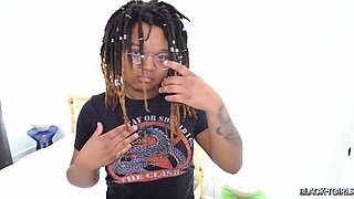 BLACK TGIRLS - Phoenix Stretched Her Gams Prepared To Get Inject