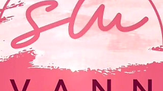 I Have Sex in the Outdoor Pool with My Huge Tits and Big Ass Covered in Oil - Savannah Watson