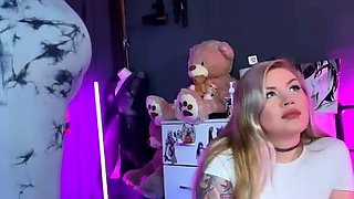 Vulva rubbing close up with blonde handling monster dildo