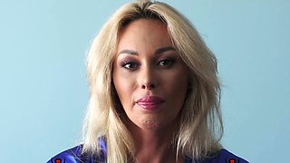 Woodman Casting X-Karina King Loves A Crowd In Her