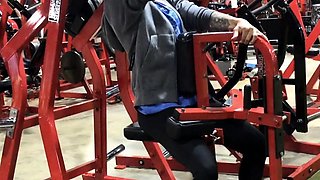 Amateur Foot Fetish Girlfriend Sucks and gives a Footjob