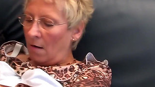 MILF's Threesome Party