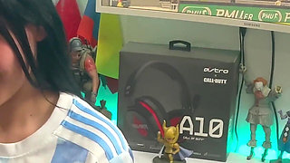 Argentine Girl Loses Bet and Has to Suck a Great Cock