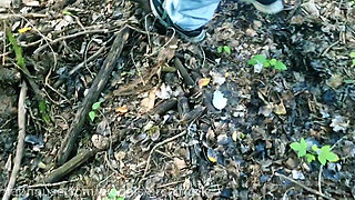 Twinks with Big Dicks Fuck During Breaks in the Park Without Condoms Until They Cum
