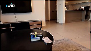 Best Friends Mom: Textbooks And Sudden Passion - Alina Rai