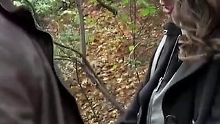 Sexy Susi and Bodo pee