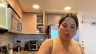 Live Stream with Dani Valentina