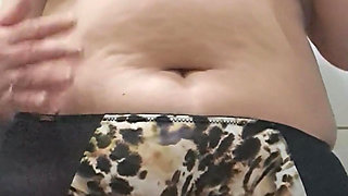 Looking to Put Fingers in Wet Vagina