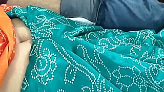 Step Sister and I Were Relaxing on the Bed When He Was Shocked to Think That I Suddenly Wanted to Have Sex with Him.