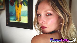 Skinny small tits blonde teen Alexis Carene loves stripping and posing nude