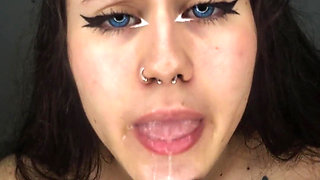 The Beautiful 18yo Loves Getting All the Cum From Cock