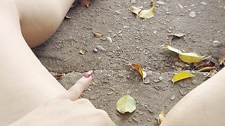 Colombian Girl Masturbates in Public on the Street