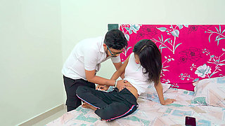 18+ Indian Girl Ko Family Doctor Ne Ghar Par Akela Dekha Kiya Sex Clear Hindi Audio