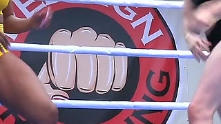 Goth Delilah Vs Lola Marie