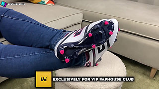 His Fucking Face and Tongue Is Cleaning Her Soccer Shoes! - Dave Moon - Jennifer - Bbusting licking