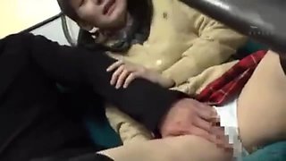 05987,A woman who screams in agony