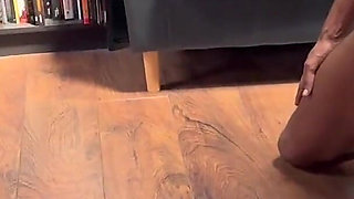 Goddess Luna - Barefoot Ballbusting (hd 1080p Mp4)