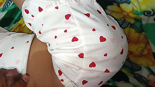 Indian ZaaraParween Wants His BF Big Desi Cock at Home When She was alone at Home