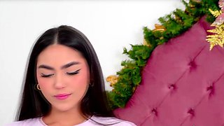 Gorgeous Brunette Plays Her Cute Pussy on Webcam