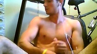 Hunk Wanks and Eats on Webcam