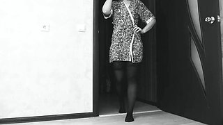Butt sex in the kitchen. COUGAR desired to make breakfast, but embarked poking her crevasses. Thick booty.