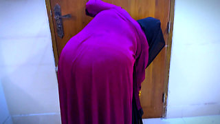 Big Ass Curvy Egyptian Hot Maid Stuck Under Chair Then I See Her Naked Ass & Start Masturbation