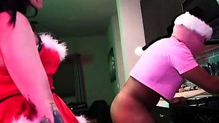 Goddess Sydnie - A Christmas Pegging Story
